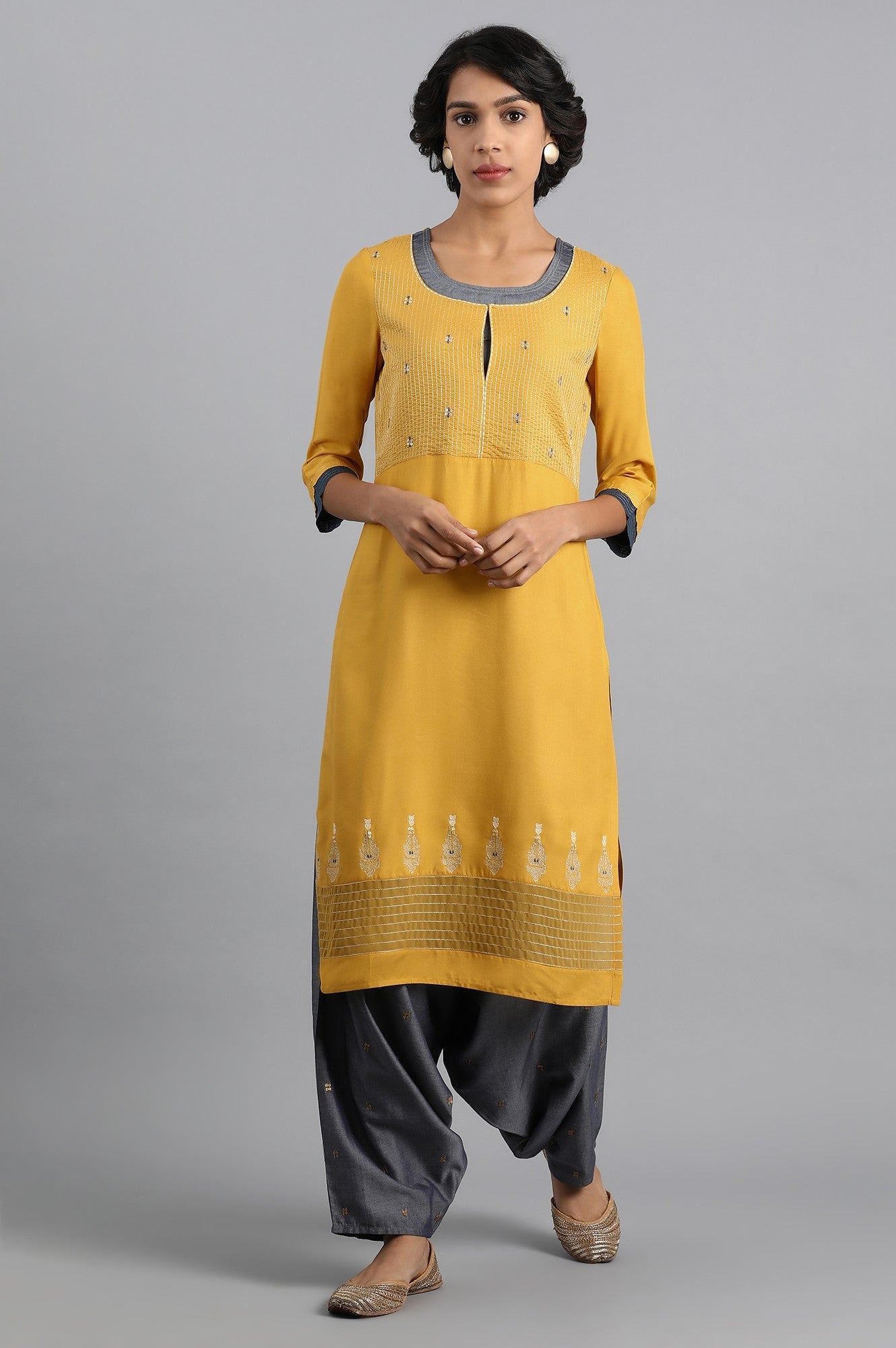 Yellow Round Neck Embroidered kurta