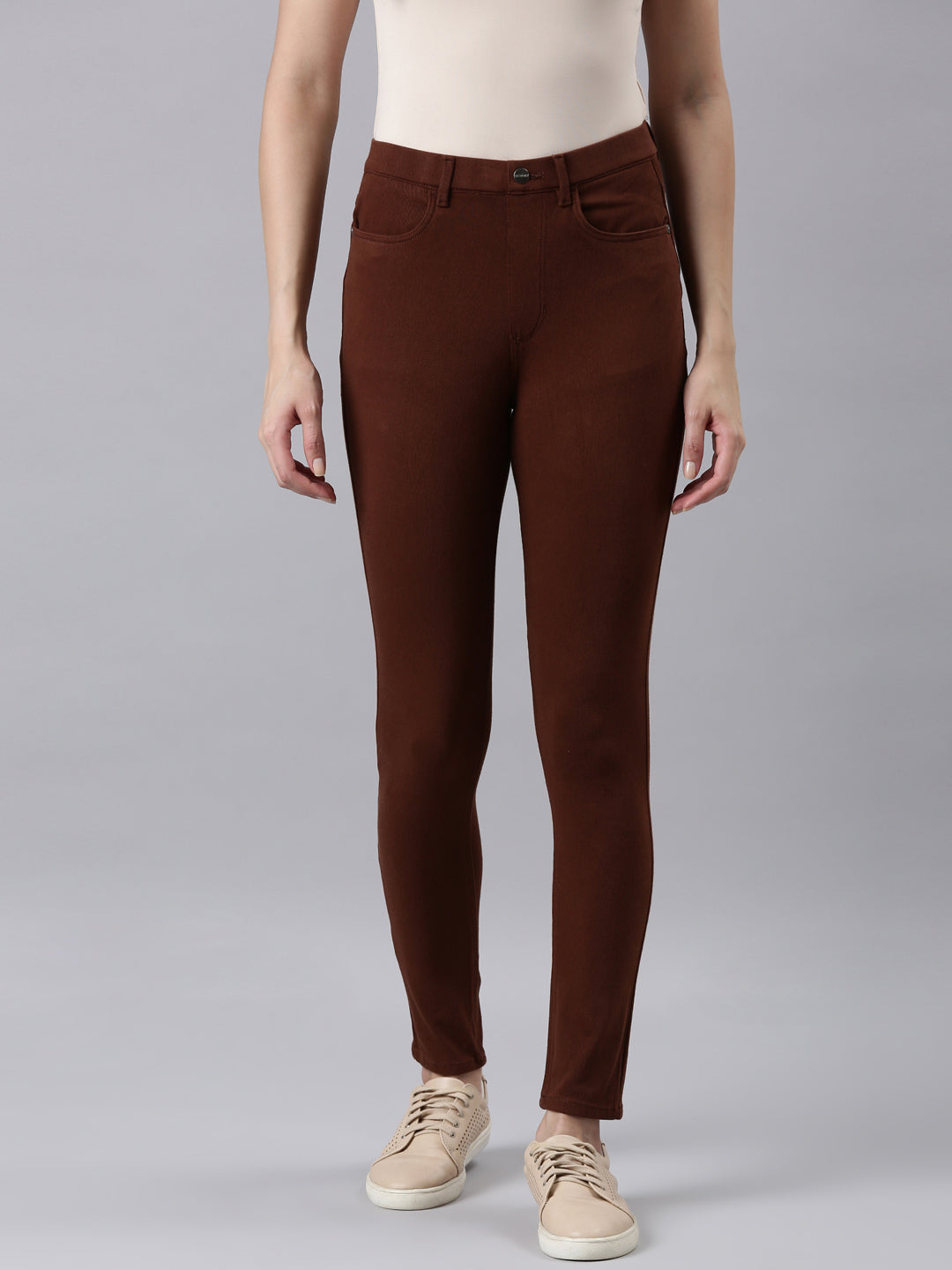 Women Solid Dark Brown Super Stretch Jeggings