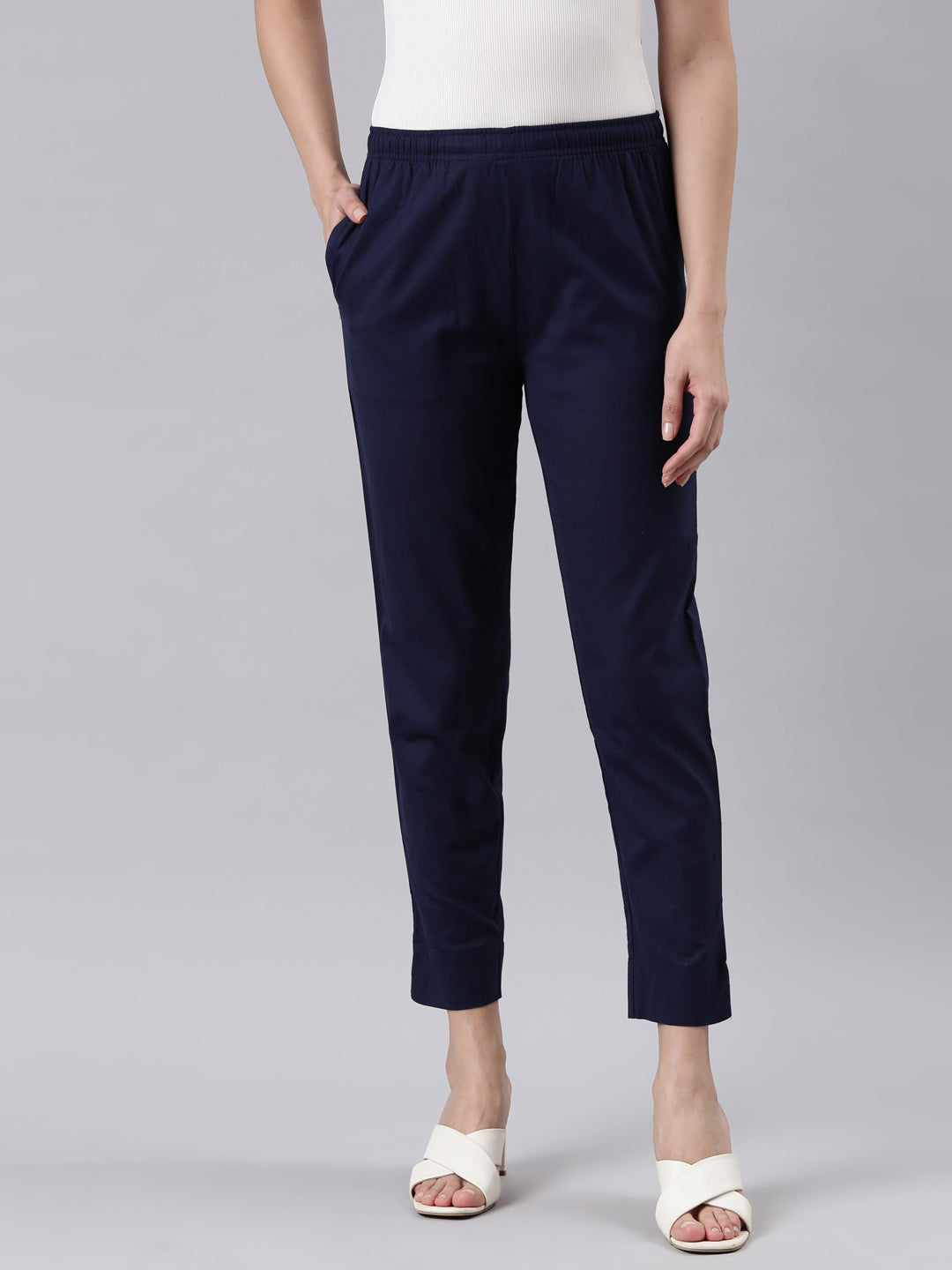 Women Solid Navy Cotton Pencil Pant