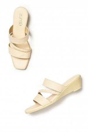 Aurelia Solid Ecru Square Wedge