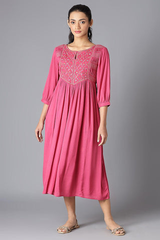 Dark Pink Flared Dress With Thread Embroidery