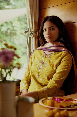 Yellow Embellished Short kurta, Culottes And Dupatta Set