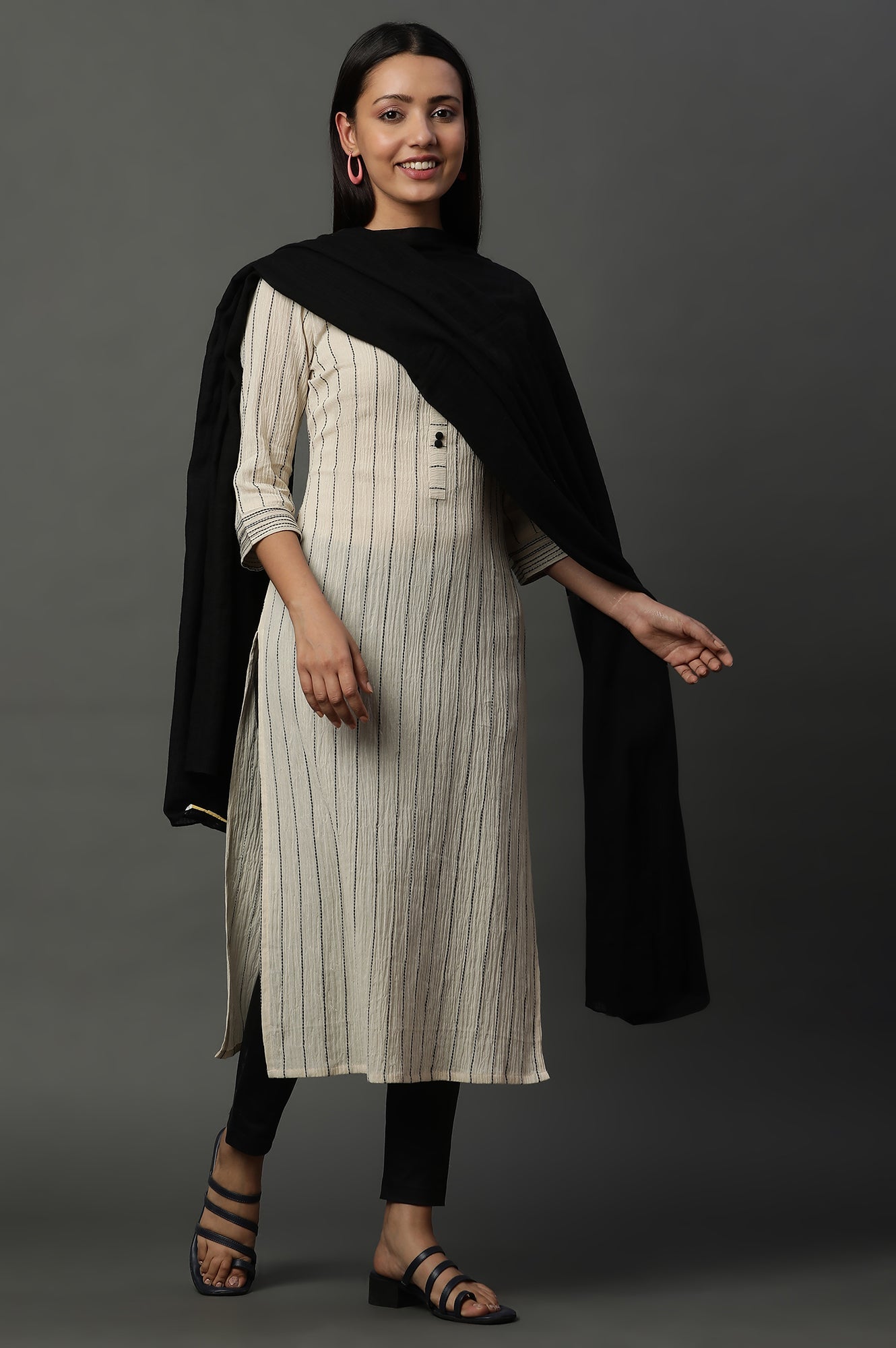 Black Geometric Print Rectangular Cotton Dupatta