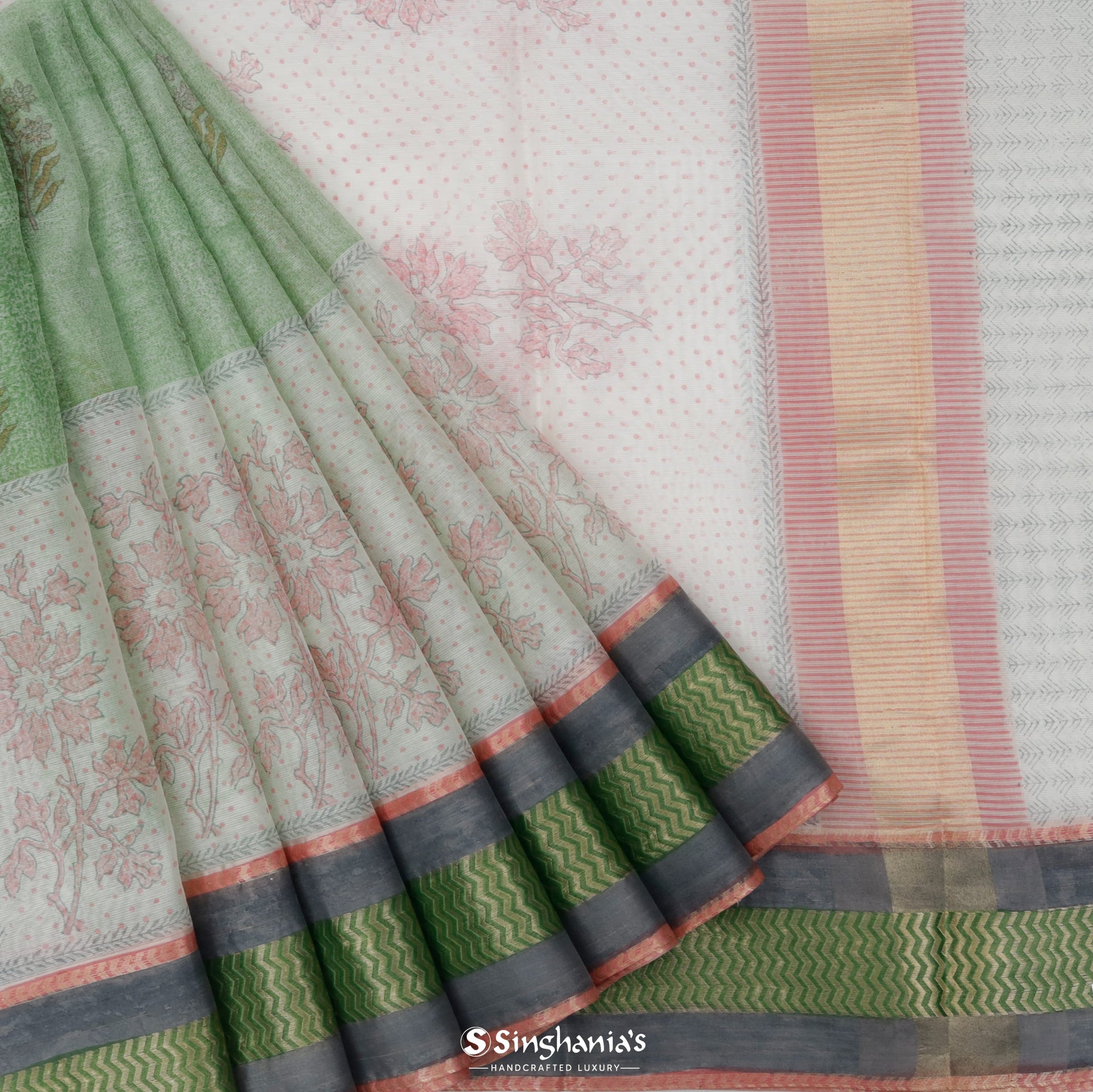 Off White Maheshwari Printed Silk Saree With Tiny Floral Buttis