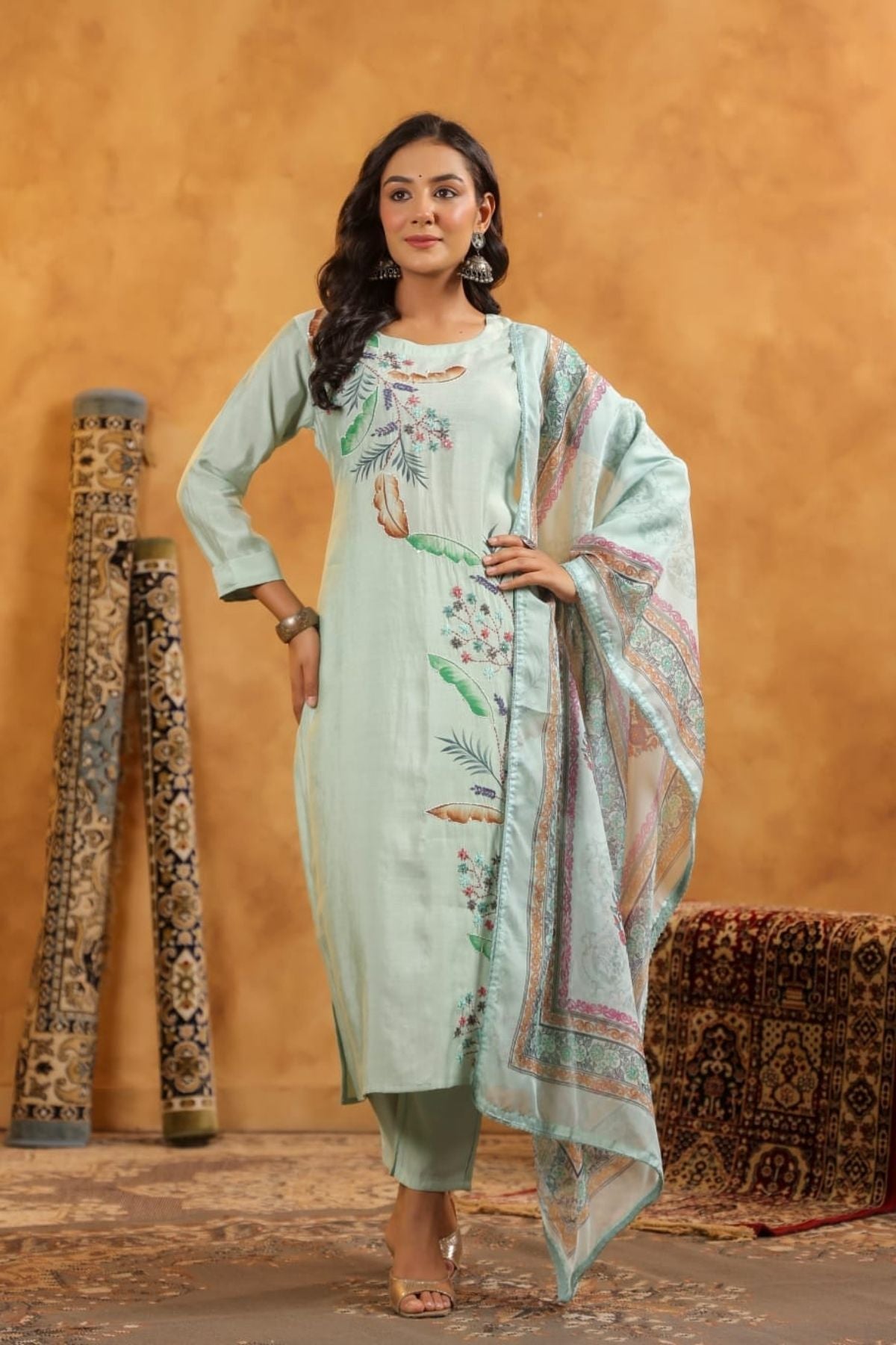 Light Green Cotton Kurta Set With Leaves Prints.