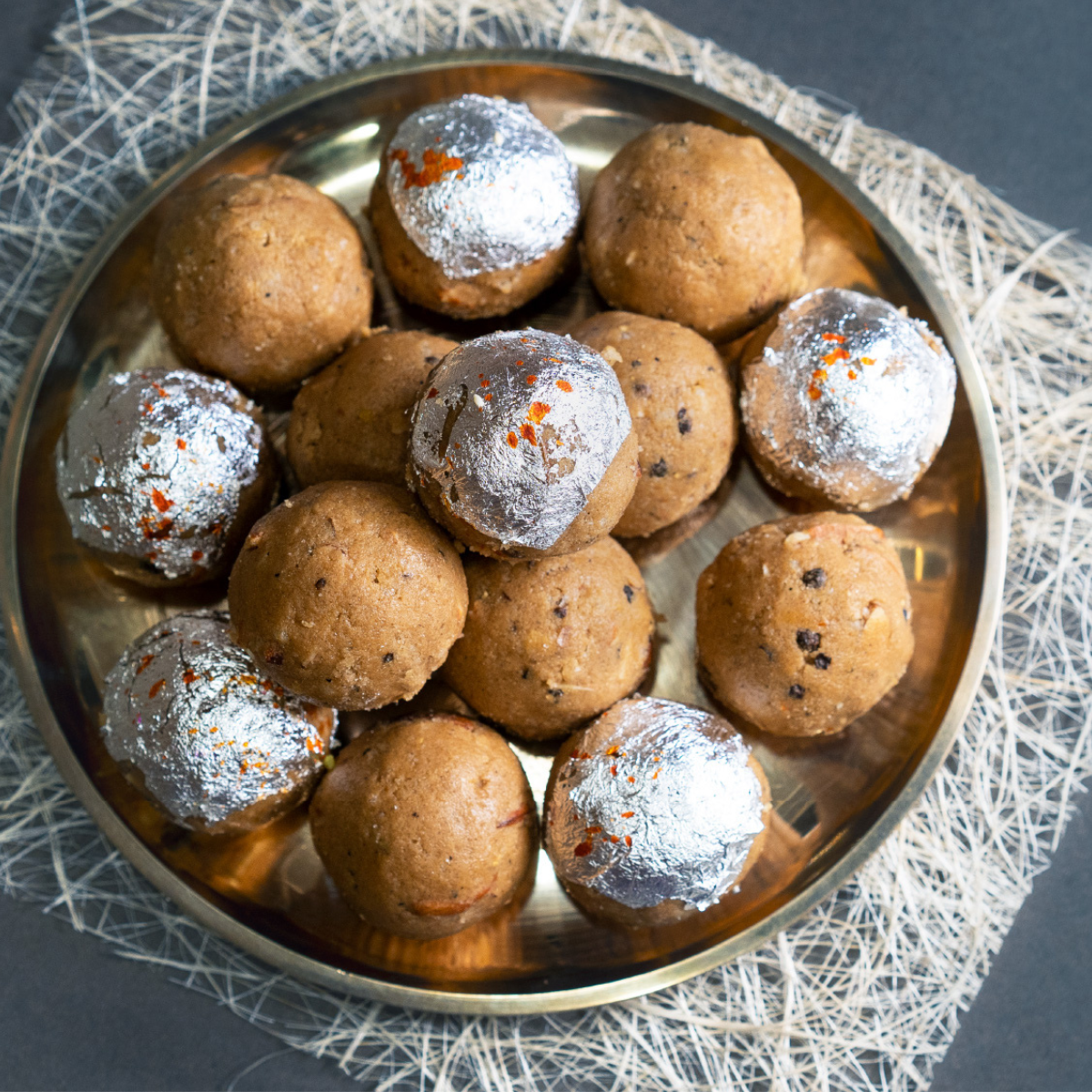 Gond Laddu