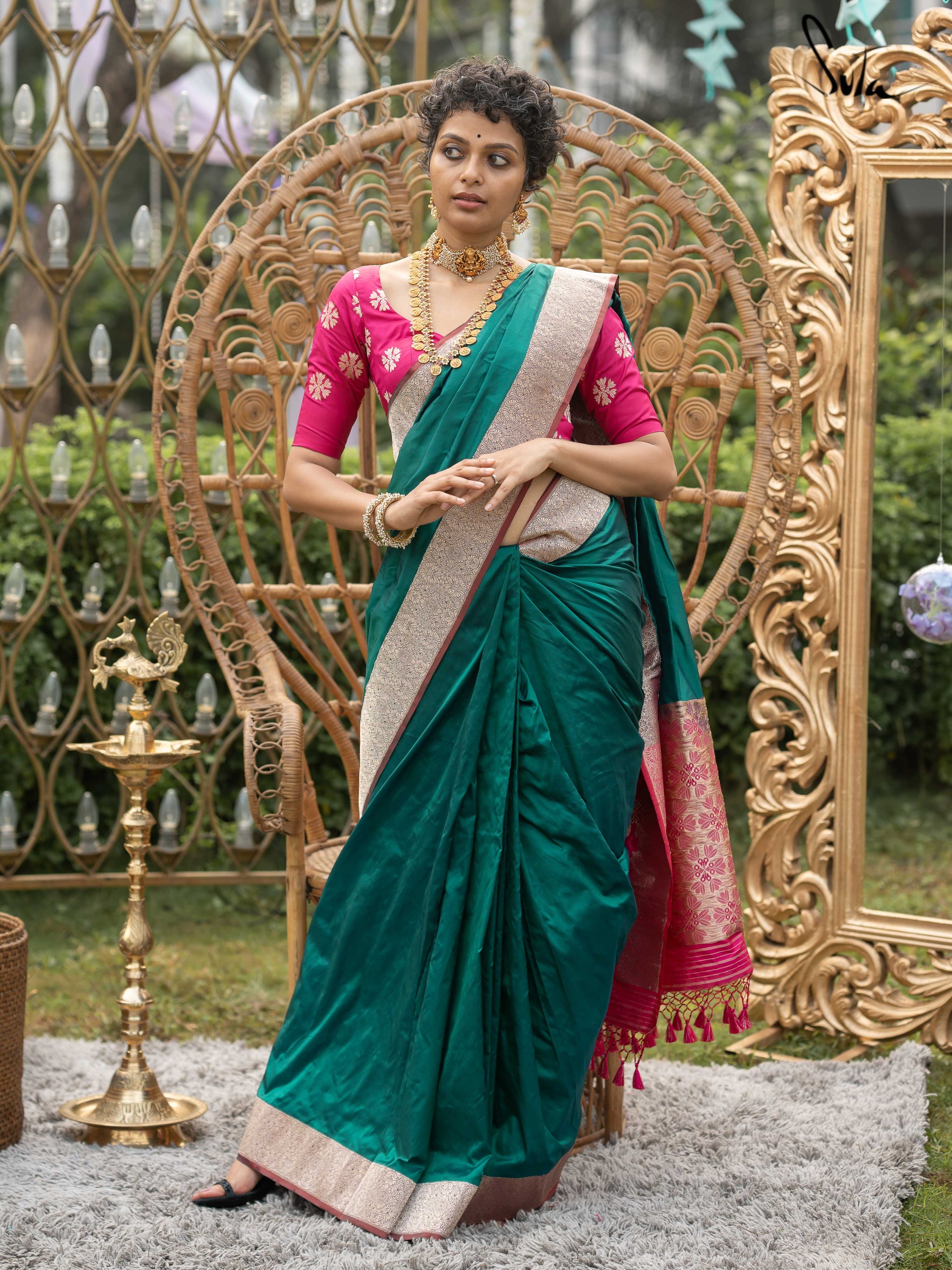 Jewel Neck Readymade Stitched Brocade Saree Blouse Poly Silk Fabric Indian  Sari Choli Tunic Wedding Top Women, Light Golden, Small-32 : :  Clothing, Shoes & Accessories