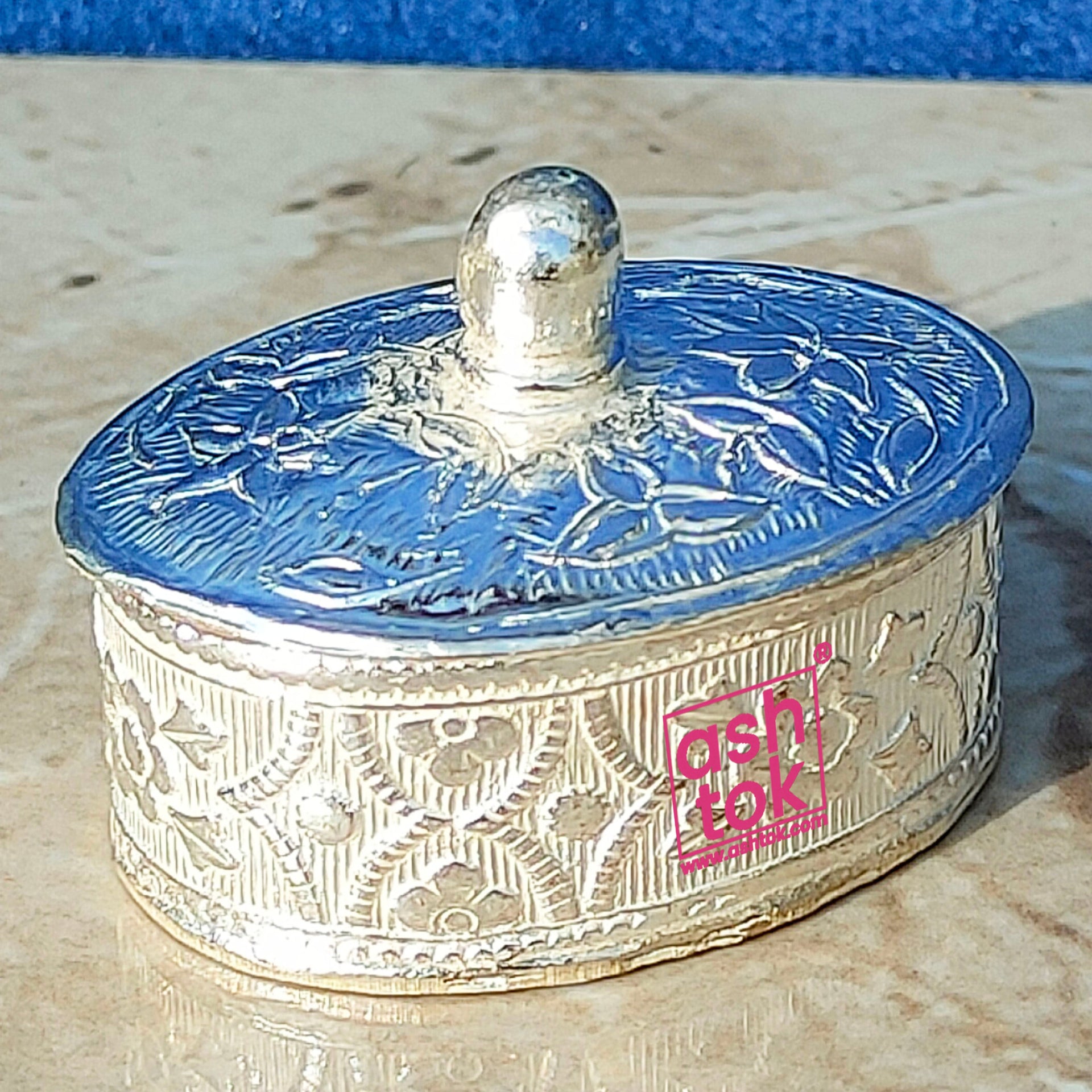 German Silver Sindoor Box, Kumkum Dabbi, Height - 1 Inch