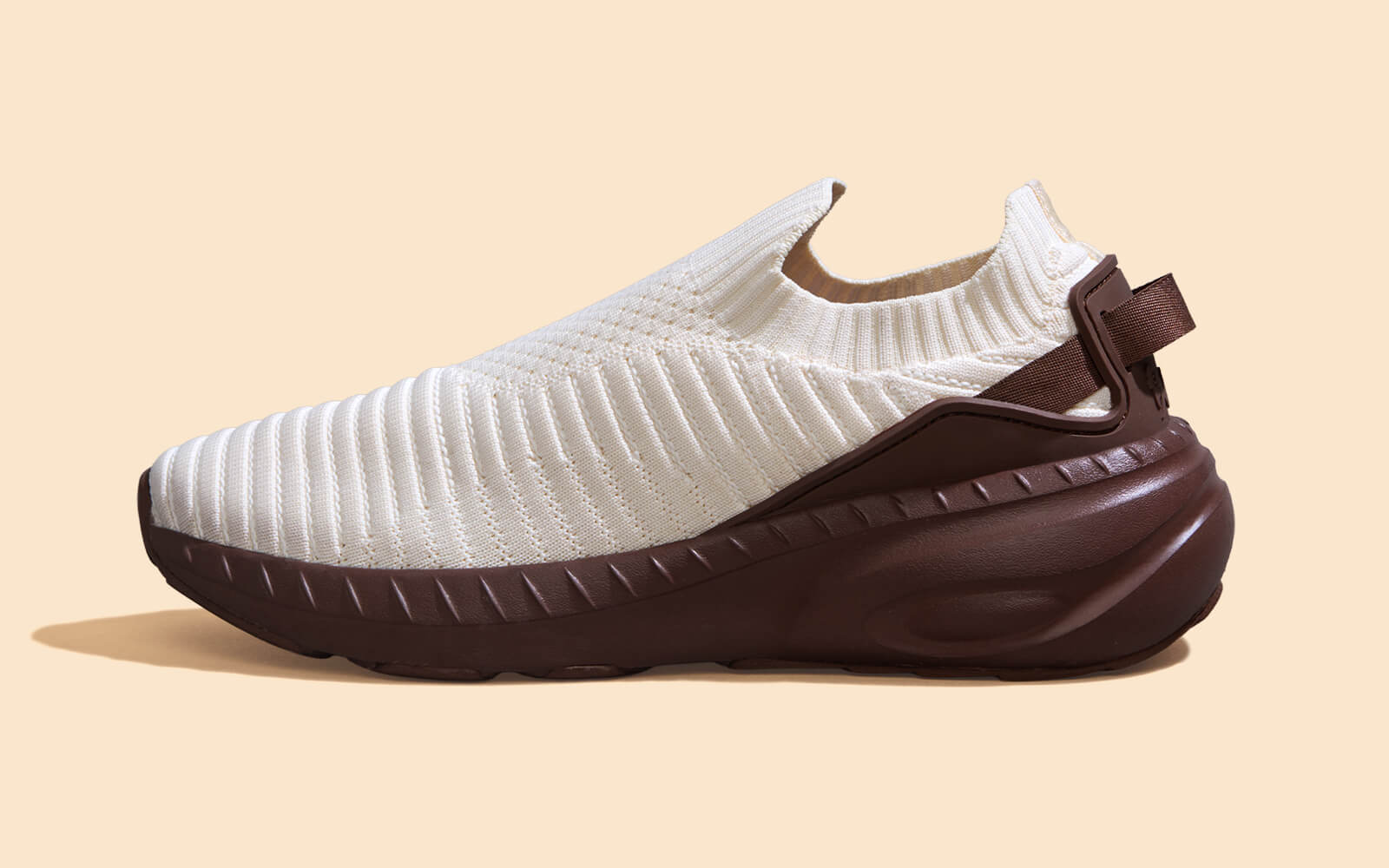 Begin Walk Trek : Ivory Brown