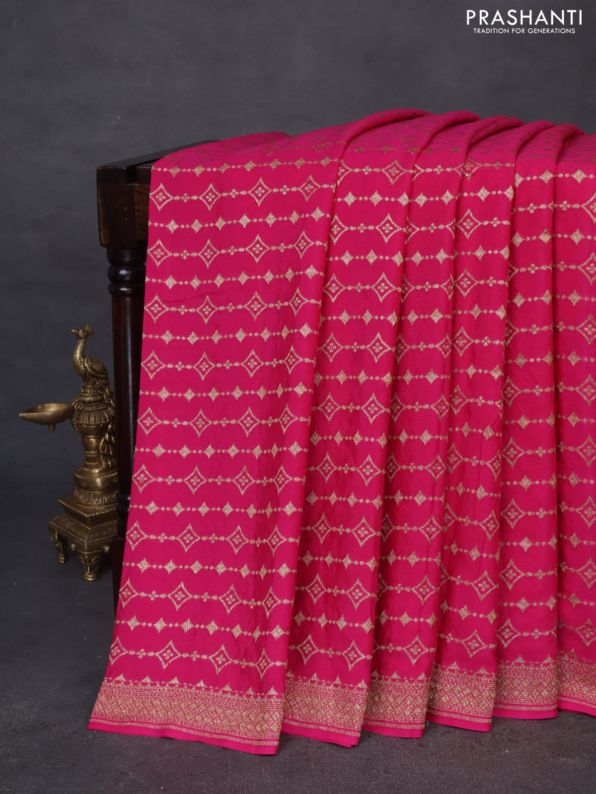 Banarasi crepe saree pink with allover thread & zari geometric weaves and woven border