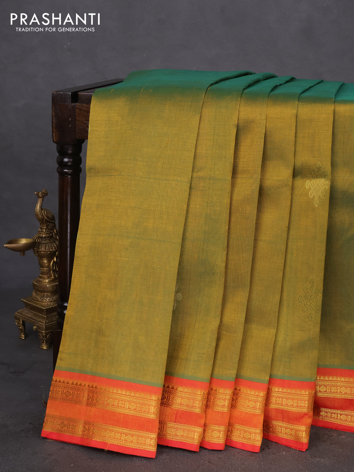 10 Yards silk cotton saree dual shade of green and red with plain body and rettapet zari woven border