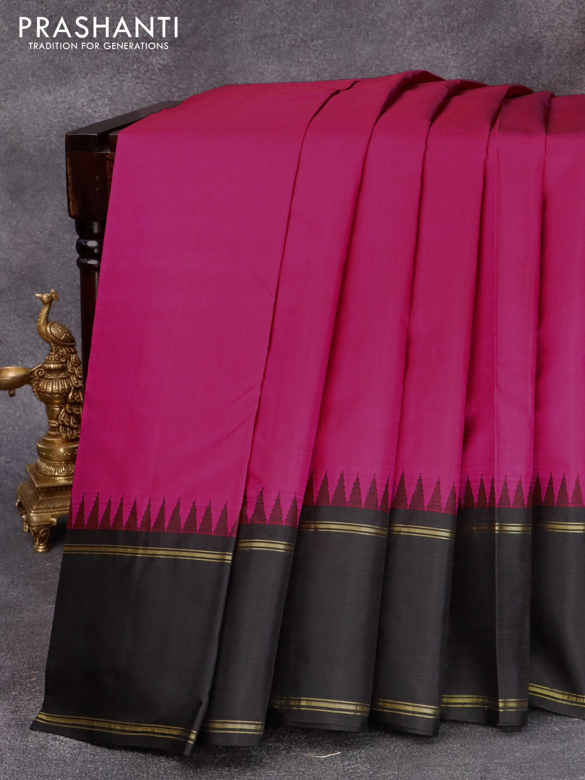 Pure kanjivaram silk saree dual shade of pink and black with plain body and temple design rettapet zari woven border & plain body