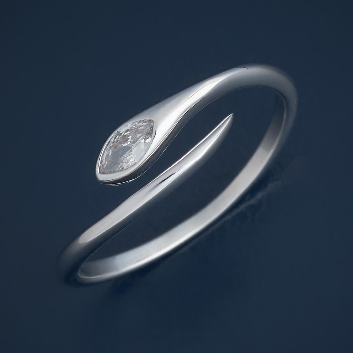 92.5 Silver Finger Ring 182926