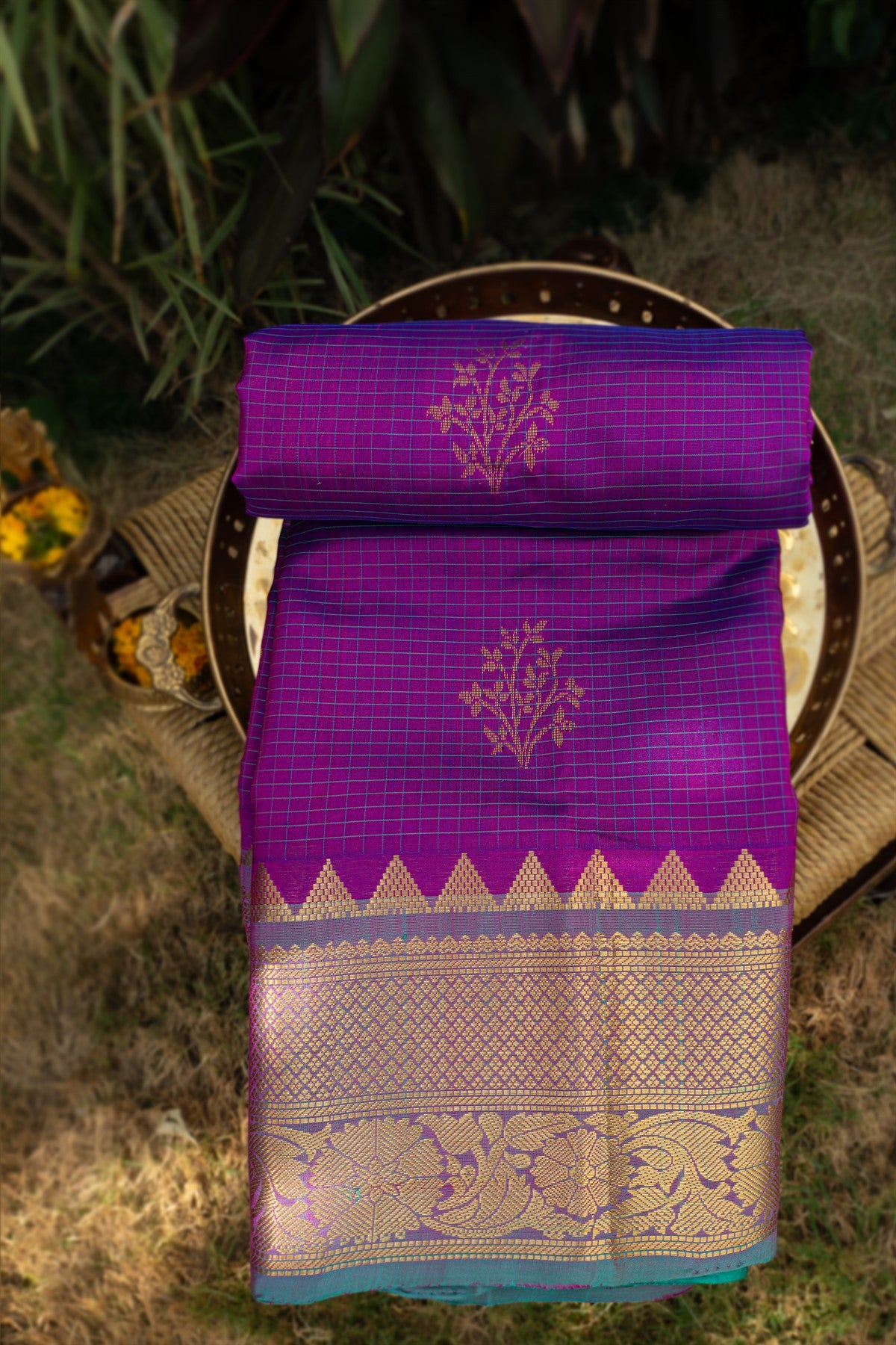 Kuppadam Silk Checks And Buttis Deep Magenta Saree