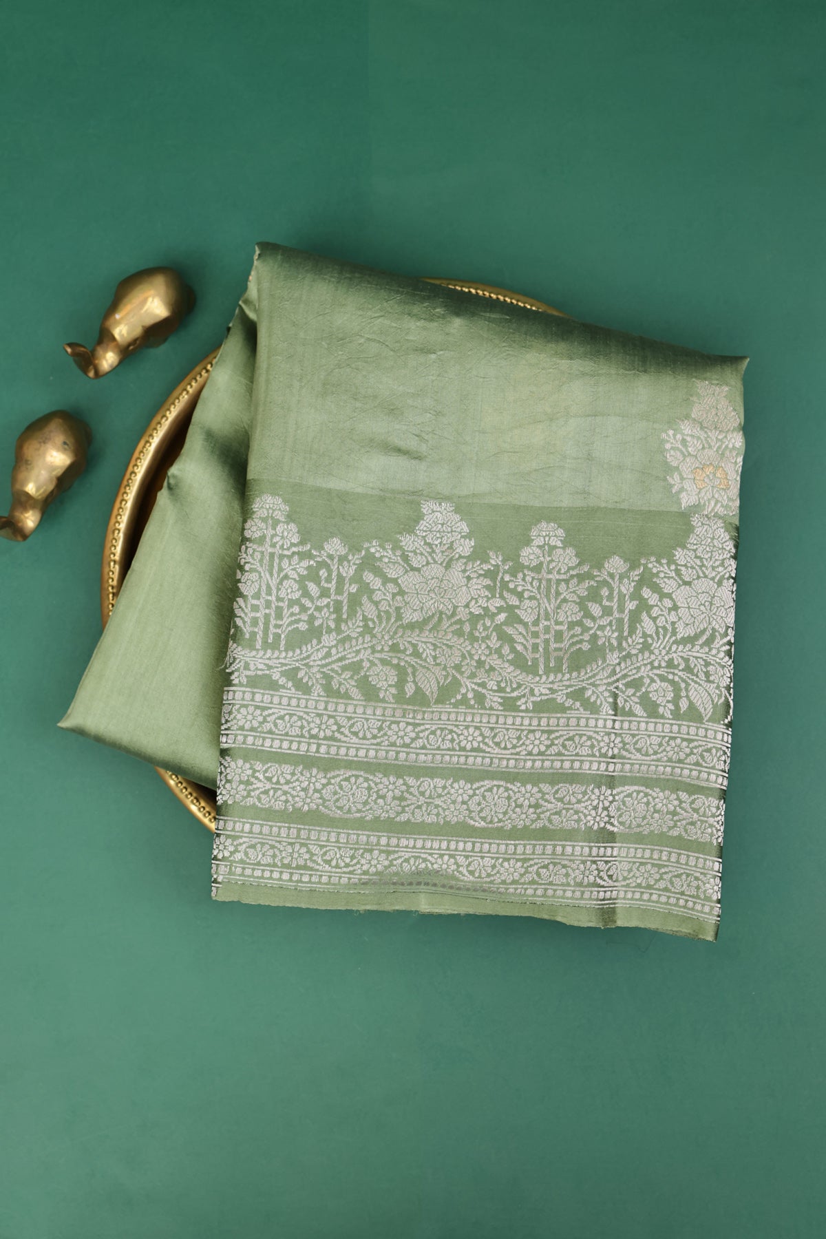 Matka Silk Mehendi Green Saree