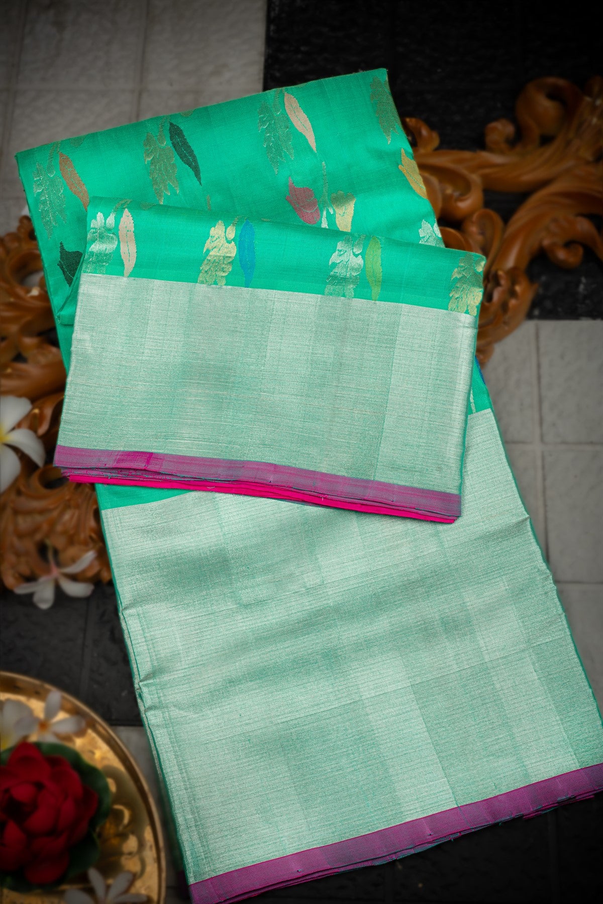 Varamahalakshmi Sea Green & Magenta Venkatagiri Jaal Saree